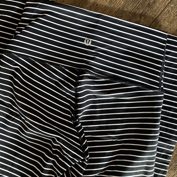Lululemon black and white striped leggings. 25”. - Picture 3 of 4